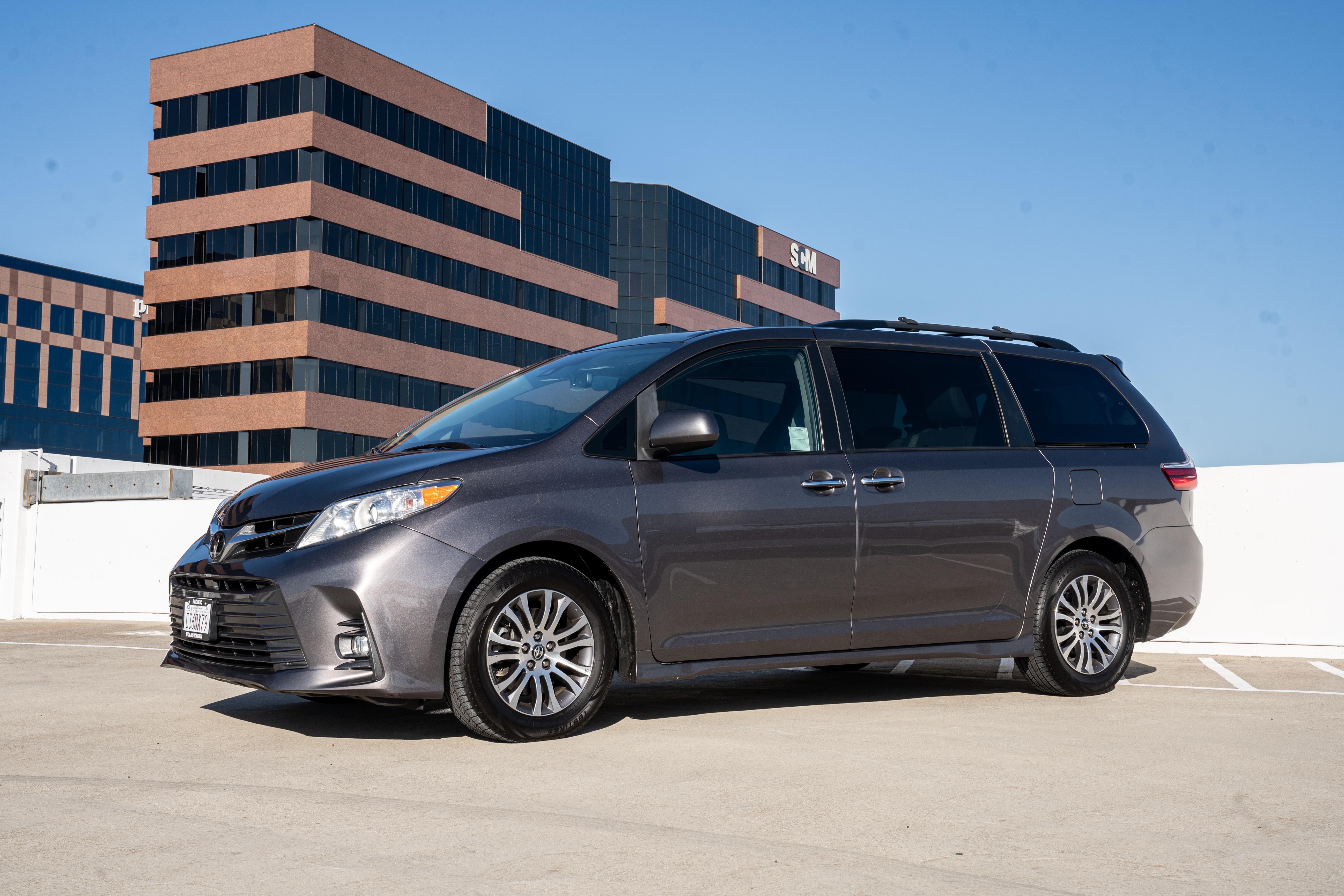 Toyota Sienna 2019 in Costa Mesa, CA