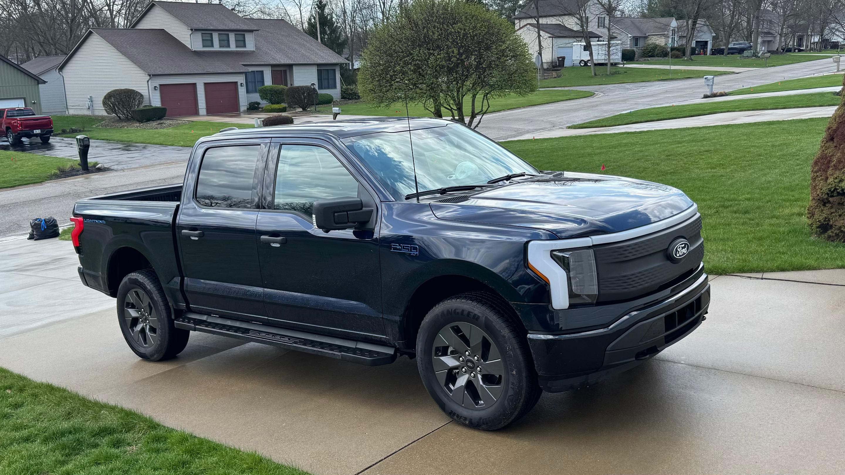 Ford F-150 Lightning 2024 in Warren, OH