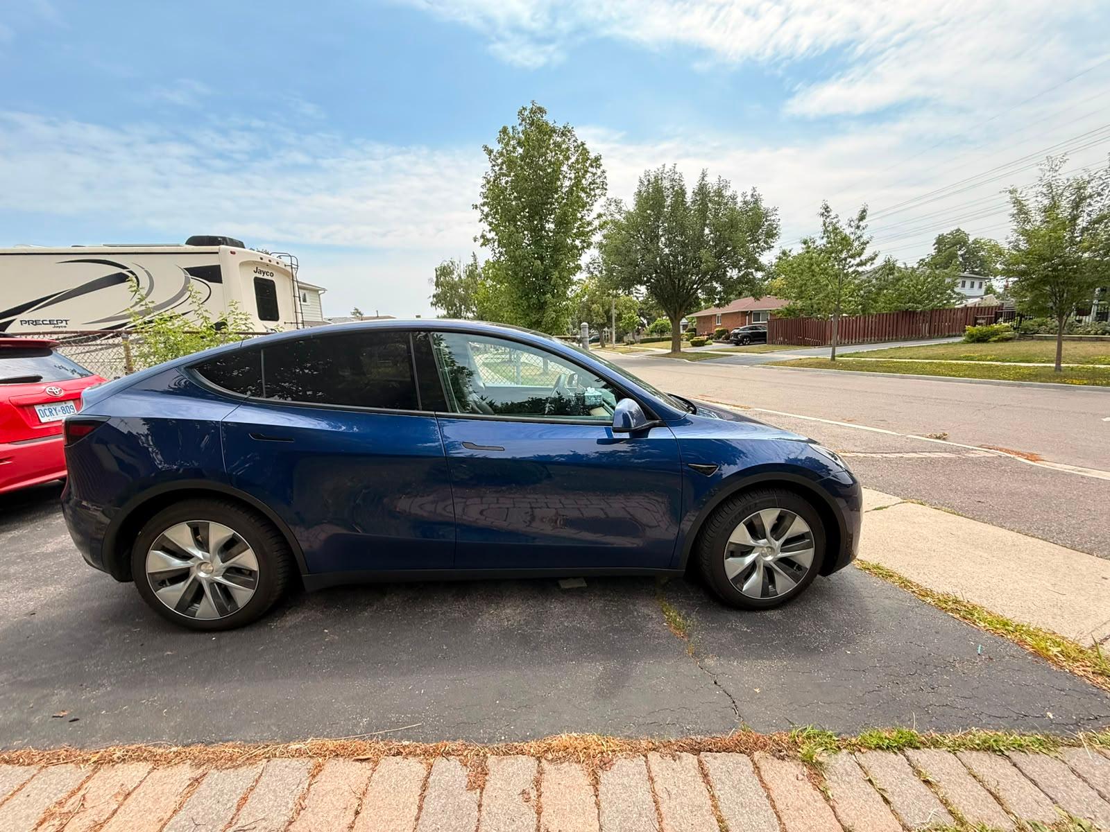 Tesla Model Y 2023 in Toronto, ON