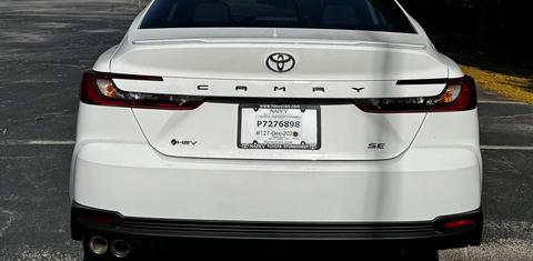 Toyota Camry Hybrid 2026