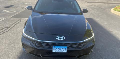 Hyundai Elantra 2024