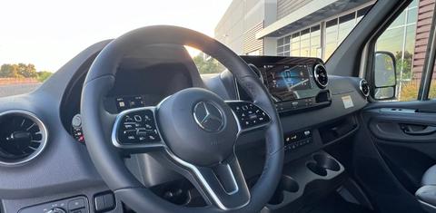 Mercedes-Benz Sprinter 2024