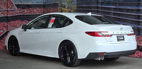 Toyota Camry Hybrid 2026