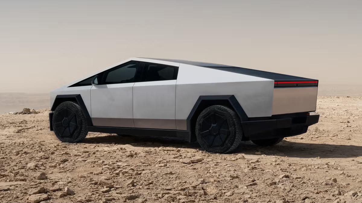 Tesla Cybertruck 2026 in Potomac Falls, VA