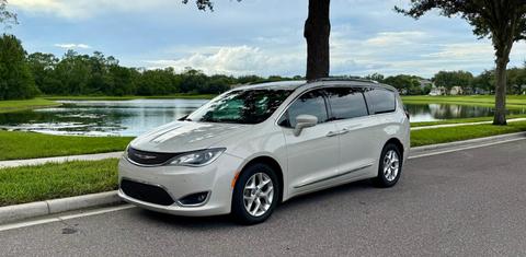 Chrysler Pacifica 2017
