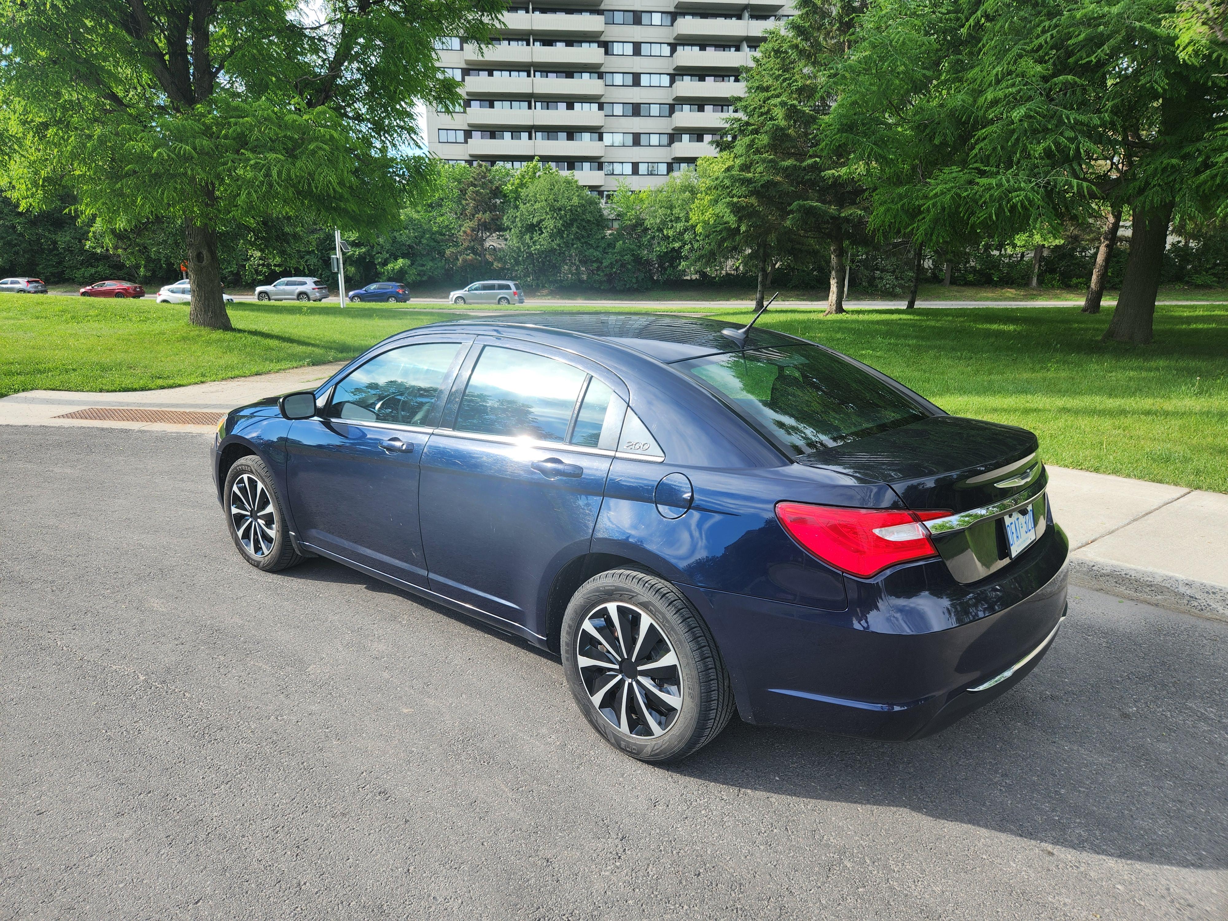 Chrysler 200 2014 à Ottawa, ON