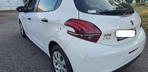 Peugeot 208 2016