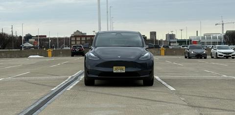 Tesla Model Y 2025