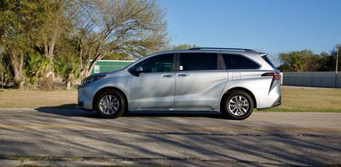 Toyota Sienna 2025