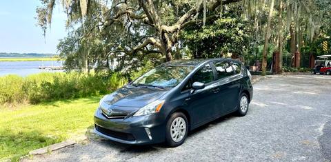Toyota Prius v 2013