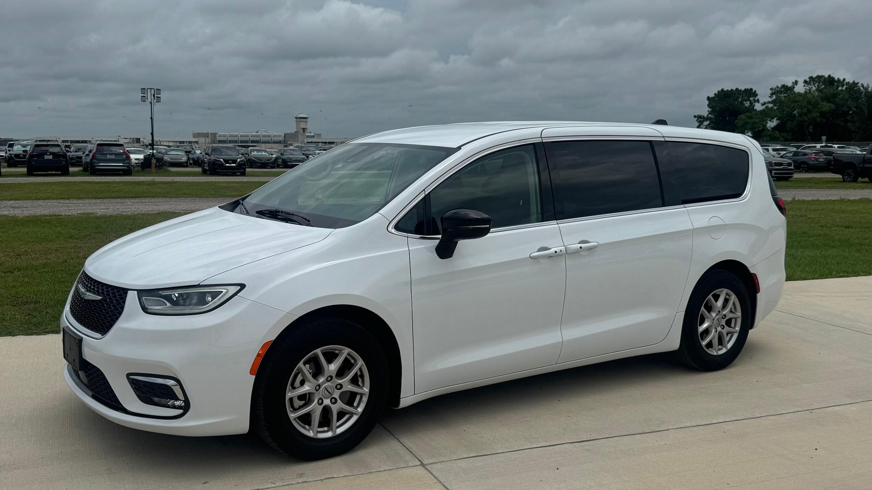 Chrysler Pacifica 2024 in Kissimmee, FL