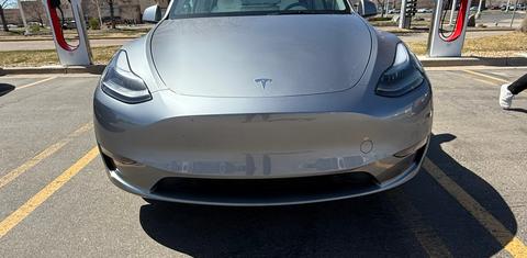 Tesla Model Y 2025