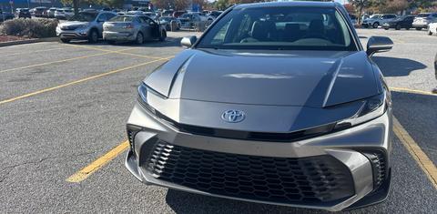 Toyota Camry Hybrid 2026