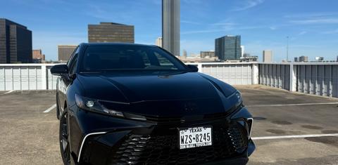 Toyota Camry Hybrid 2026