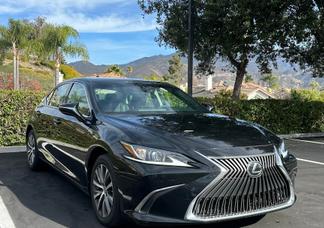 Lexus ES car