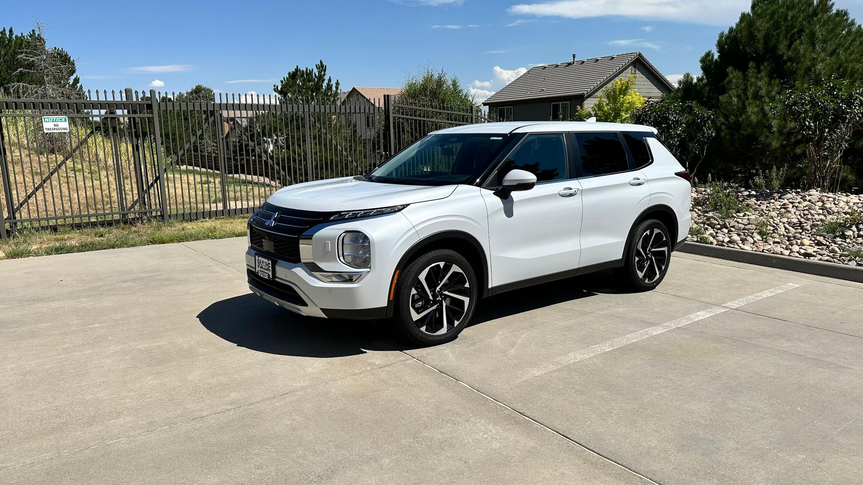 Mitsubishi Outlander 2024 in Aurora, CO