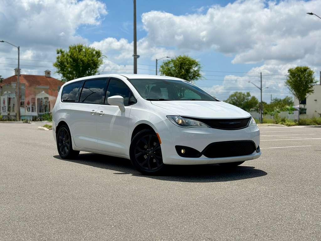 Chrysler Pacifica 2019 in Winter Garden, FL