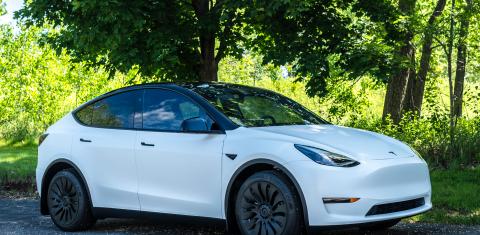Tesla Model Y 2024