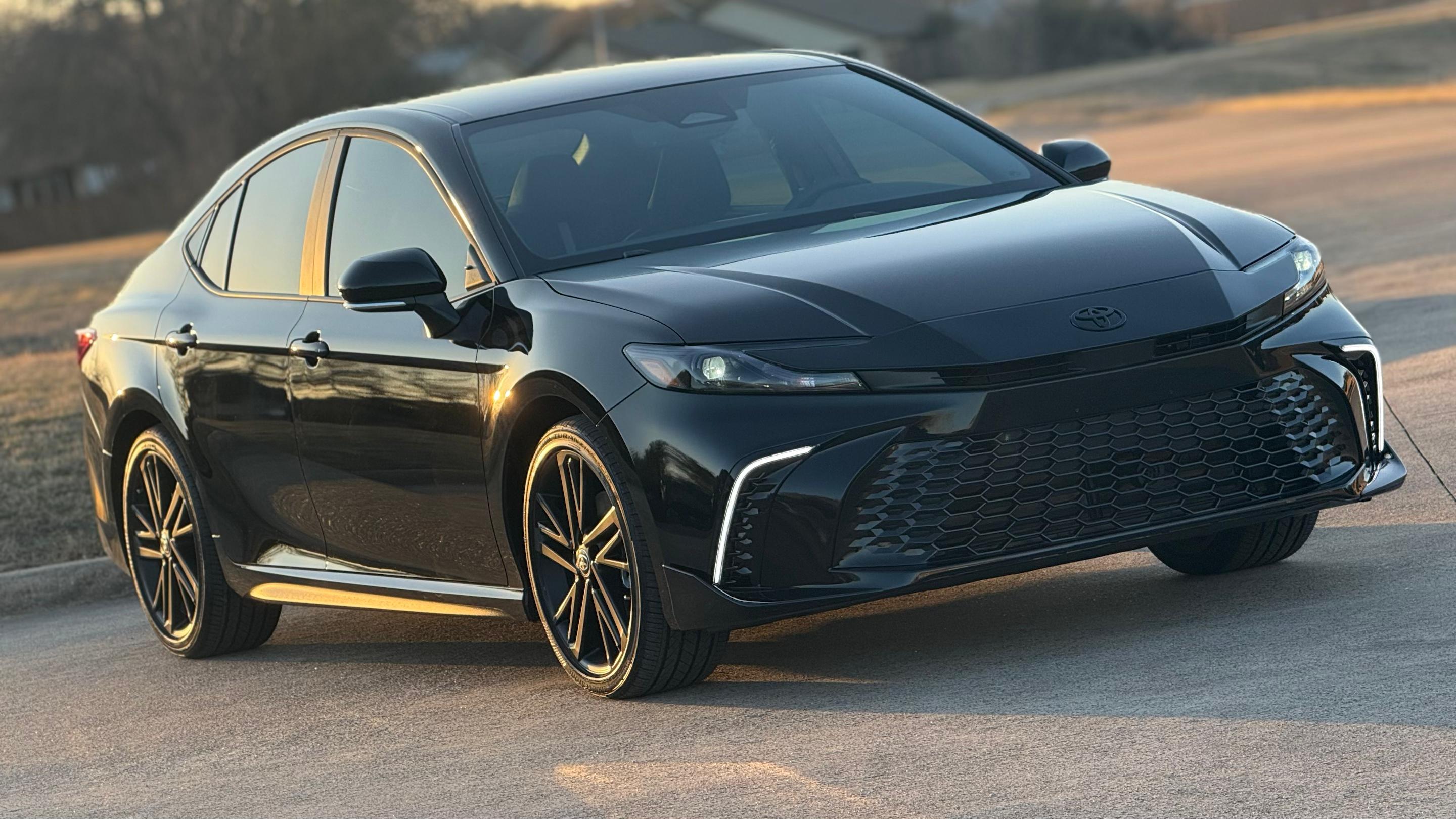 Toyota Camry Hybrid 2026 in 