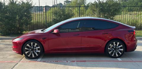 Tesla Model 3 2024
