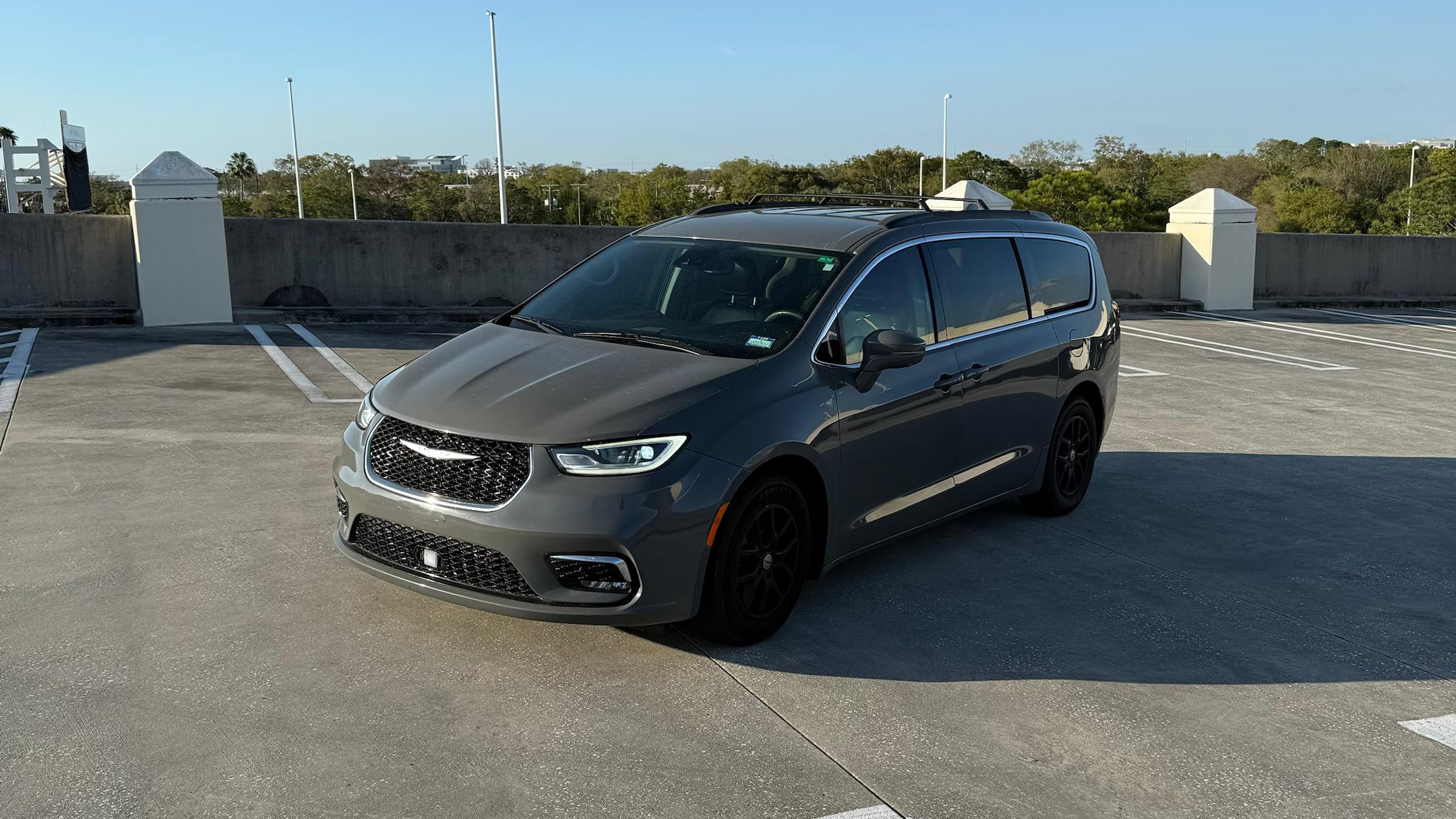 Chrysler Pacifica 2022 in Tampa, FL