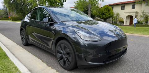 Tesla Model Y 2025