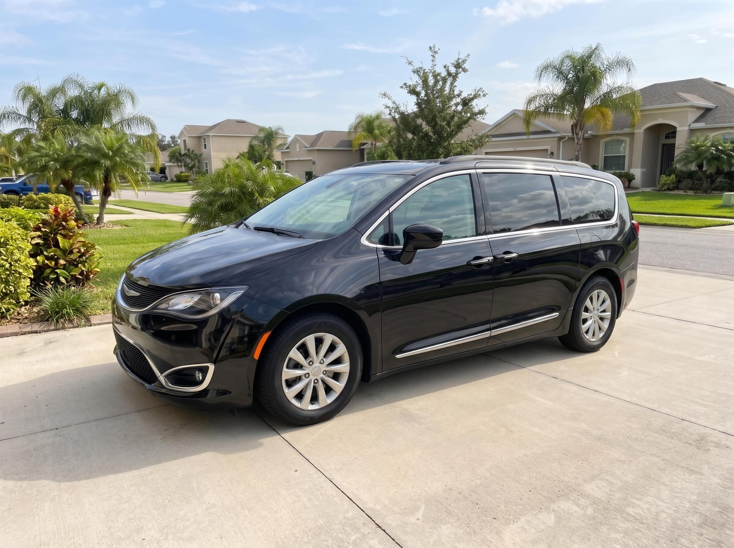 Chrysler Pacifica 2017 in Sarasota, FL