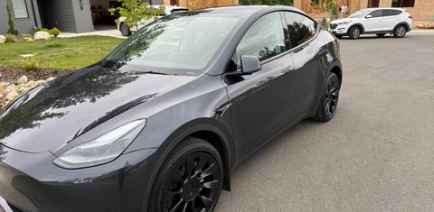 Tesla Model Y 2024