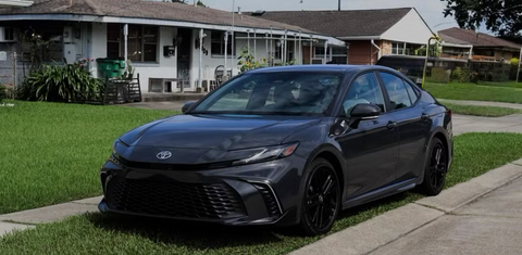 Toyota Camry Hybrid 2026