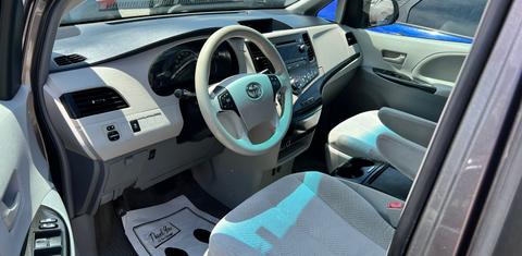Toyota Sienna 2013