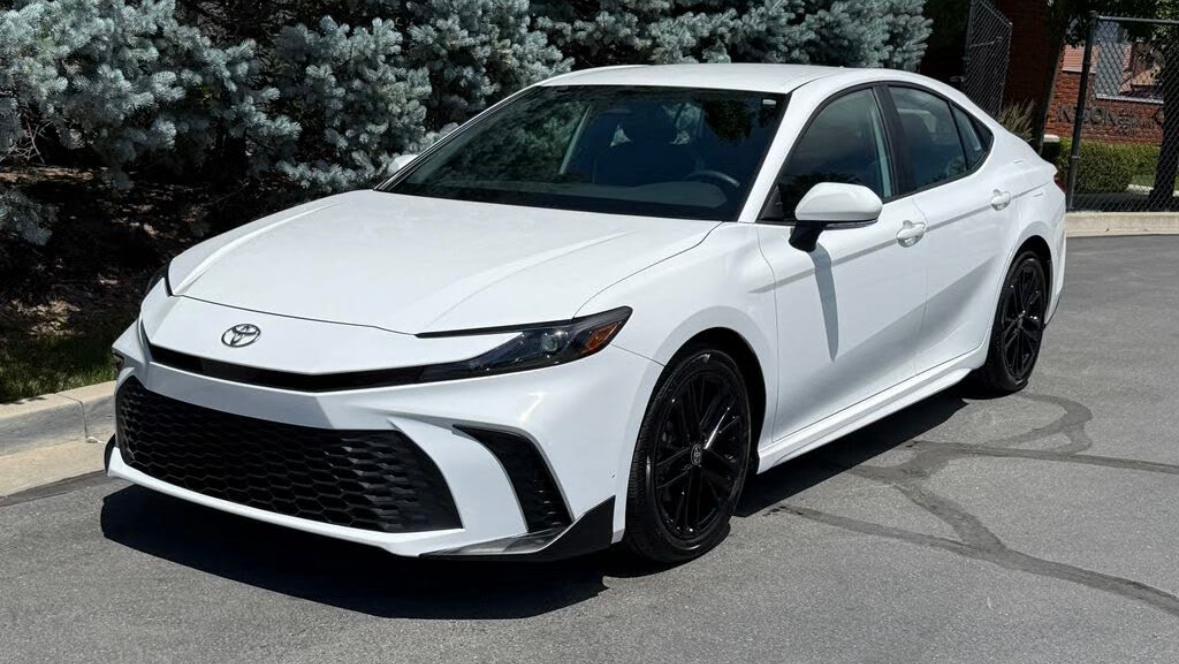 Toyota Camry Hybrid 2025 in Greenwood Village, CO
