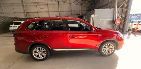 Mitsubishi OUTLANDER 2020