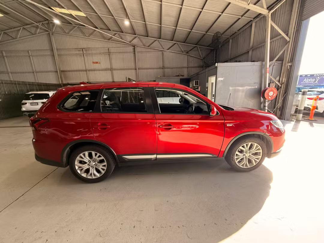Mitsubishi OUTLANDER 2020 in Tweed Heads