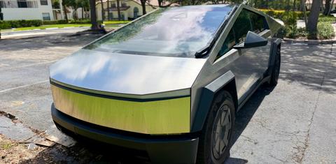 Tesla Cybertruck 2025