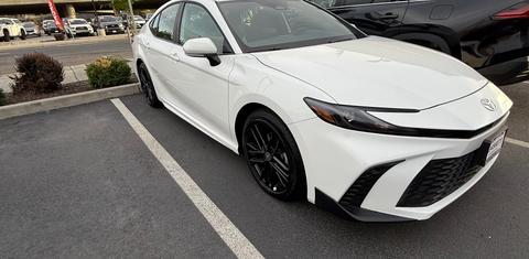 Toyota Camry Hybrid 2026