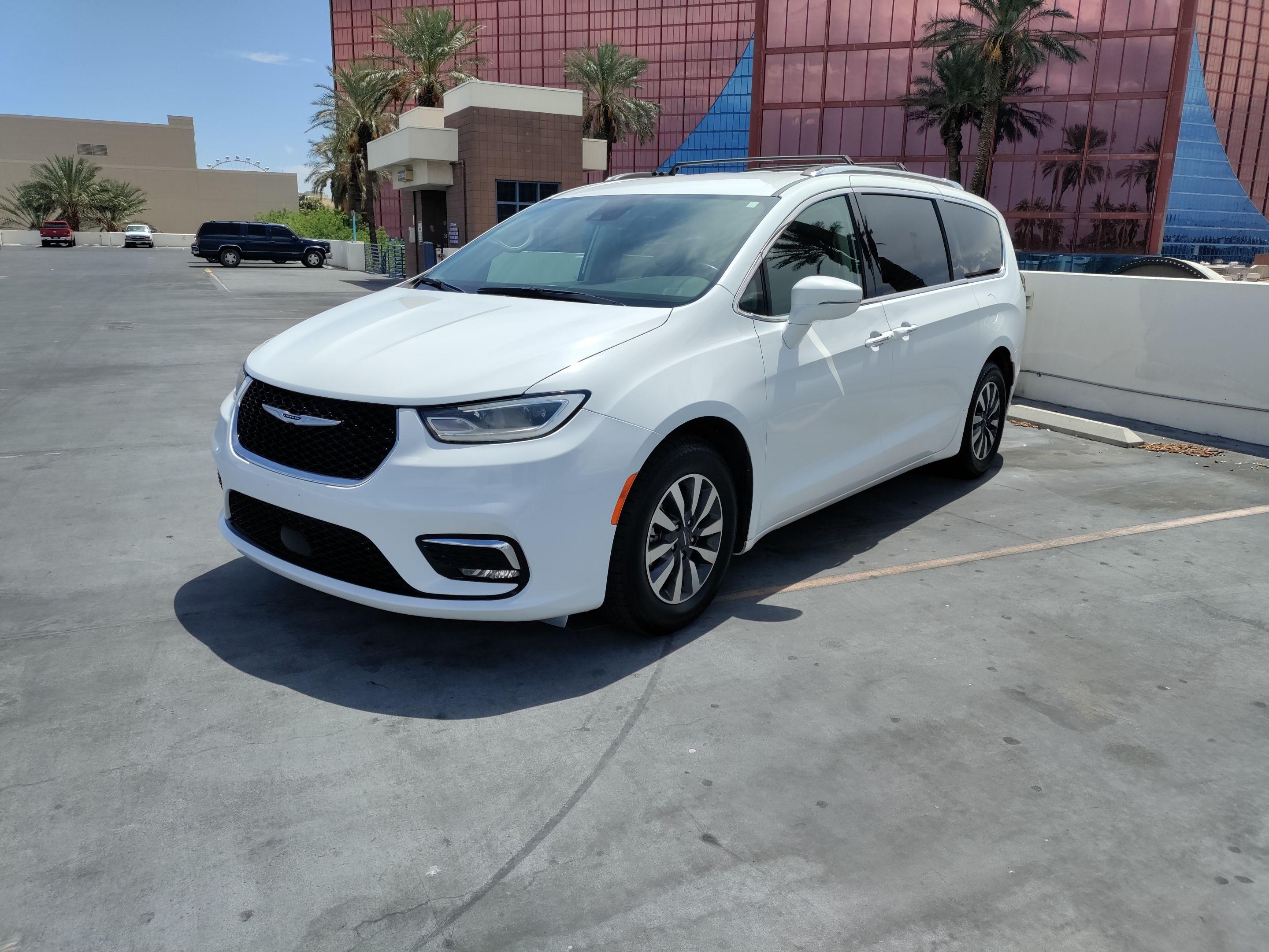 Chrysler Pacifica 2021 in Las Vegas, NV