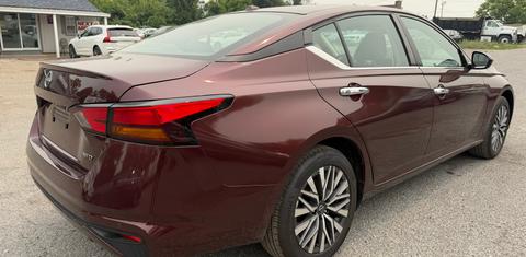 Nissan Altima 2025