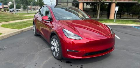 Tesla Model Y 2024