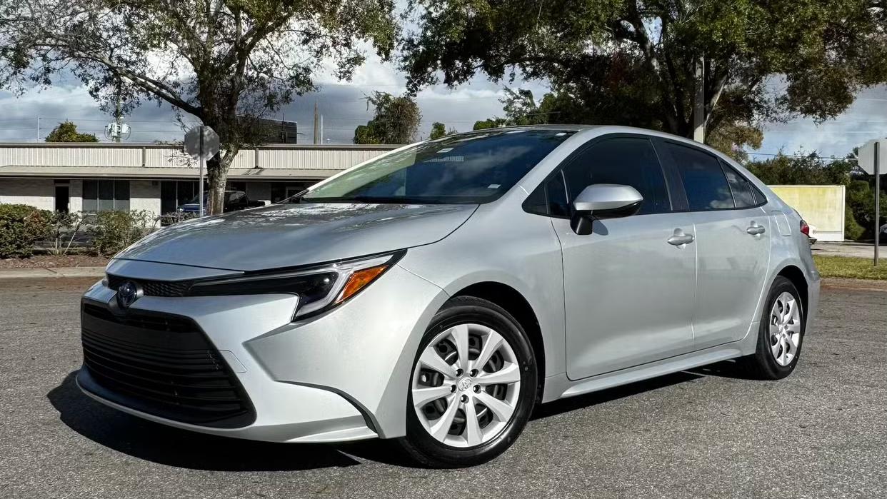 Toyota Corolla Hybrid 2023 in Sanford, FL