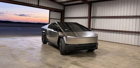 Tesla Cybertruck 2026