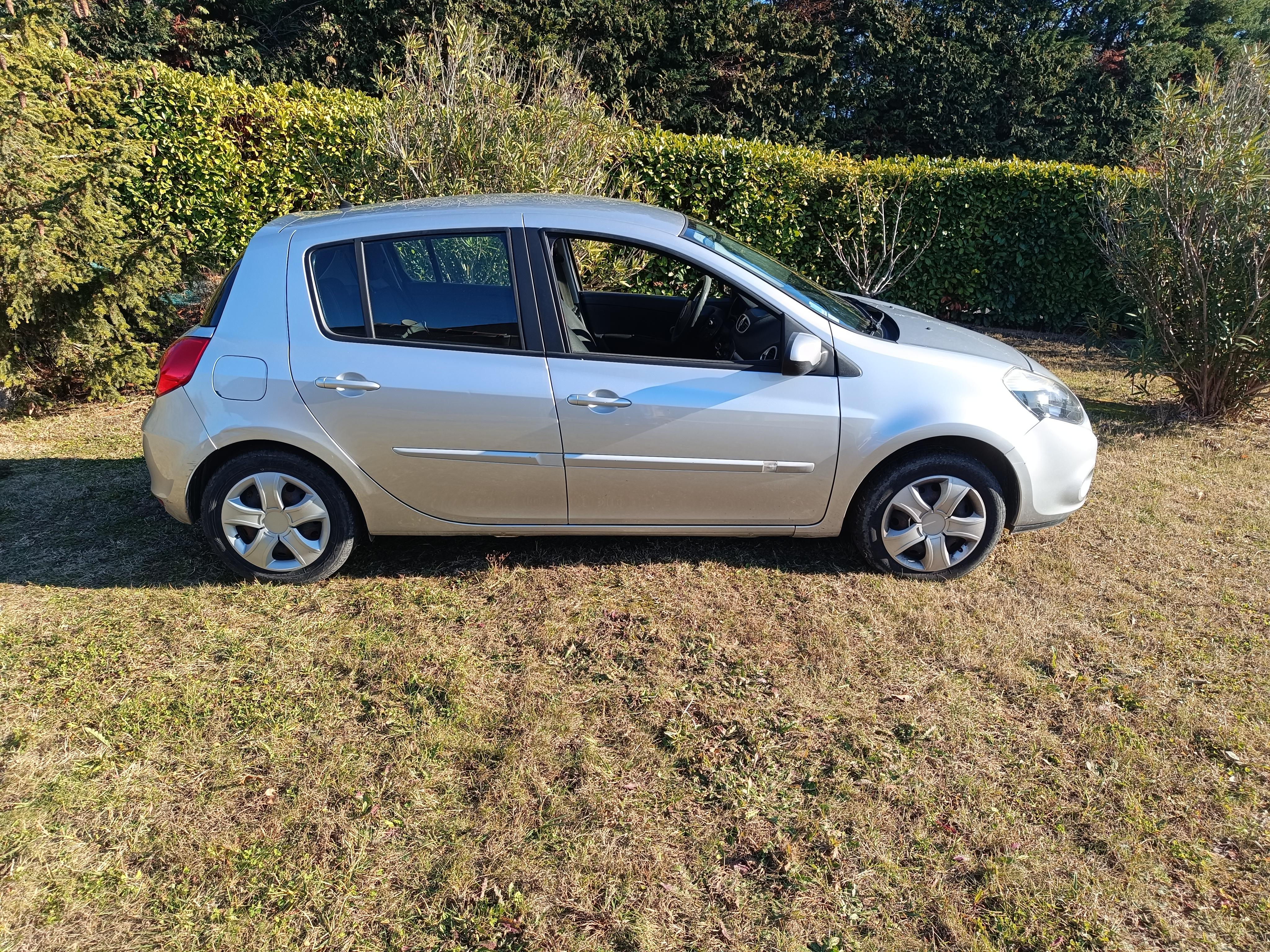 Renault CLIO III 2012 à Aix-en-Provence