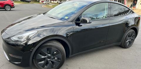 Tesla Model Y 2025