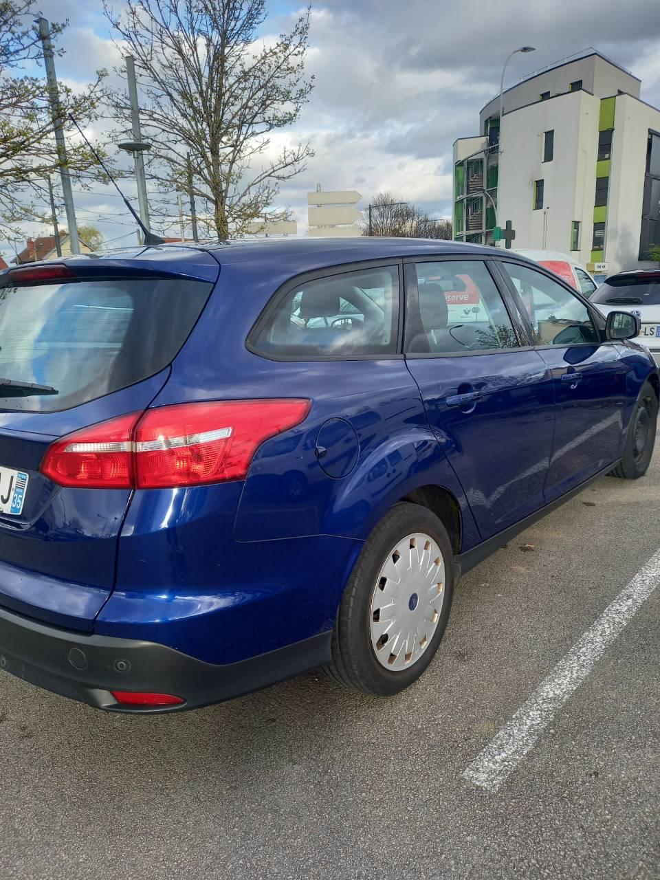 Ford FOCUS 2015 in Dijon