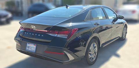 Hyundai Elantra 2024