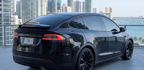 Tesla Model X 2021