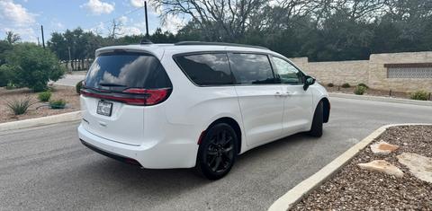 Chrysler Pacifica 2026
