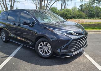 Toyota Sienna car
