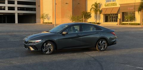 Hyundai Elantra 2025