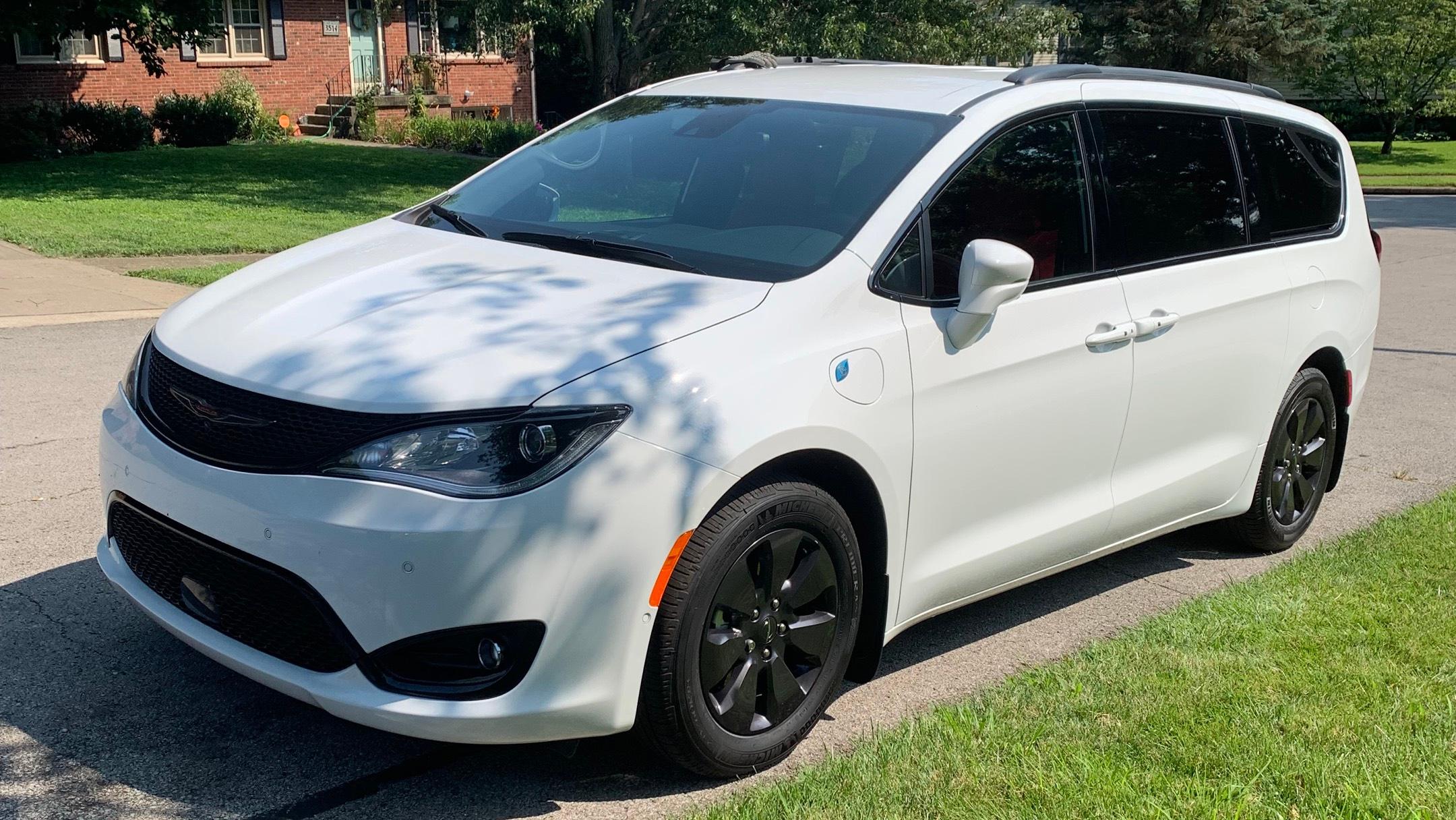 Chrysler Pacifica 2020 in Lexington, KY