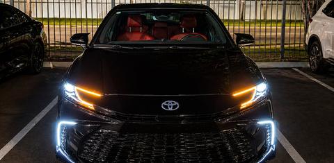 Toyota Camry Hybrid 2026